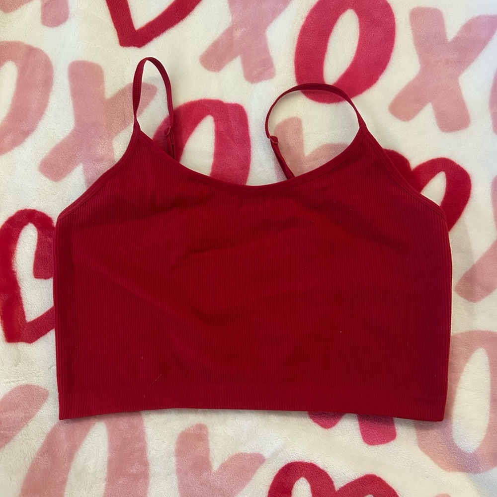 medium red cropped tank top
